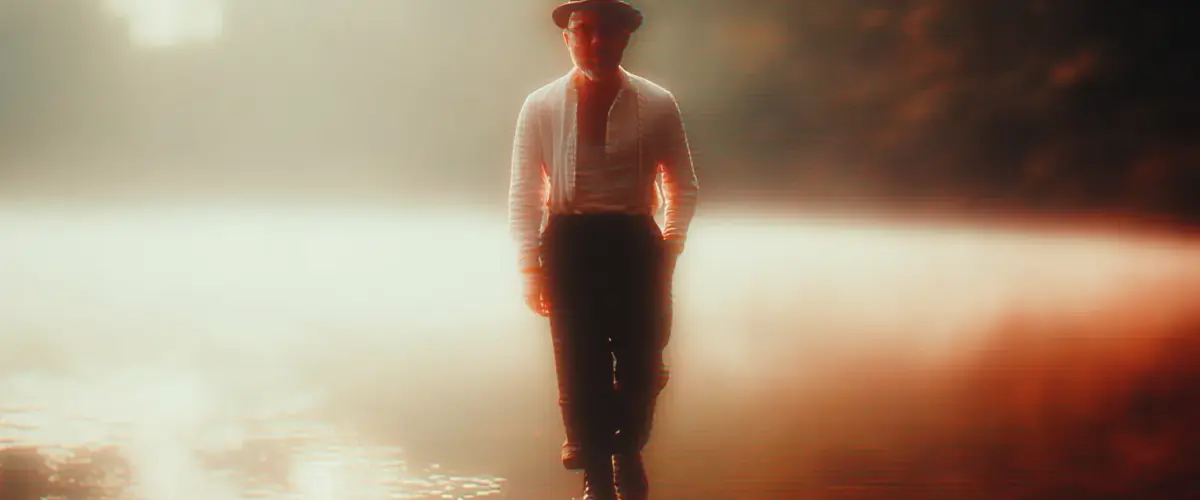 MasSophie geht am Wasser entlang. @KI